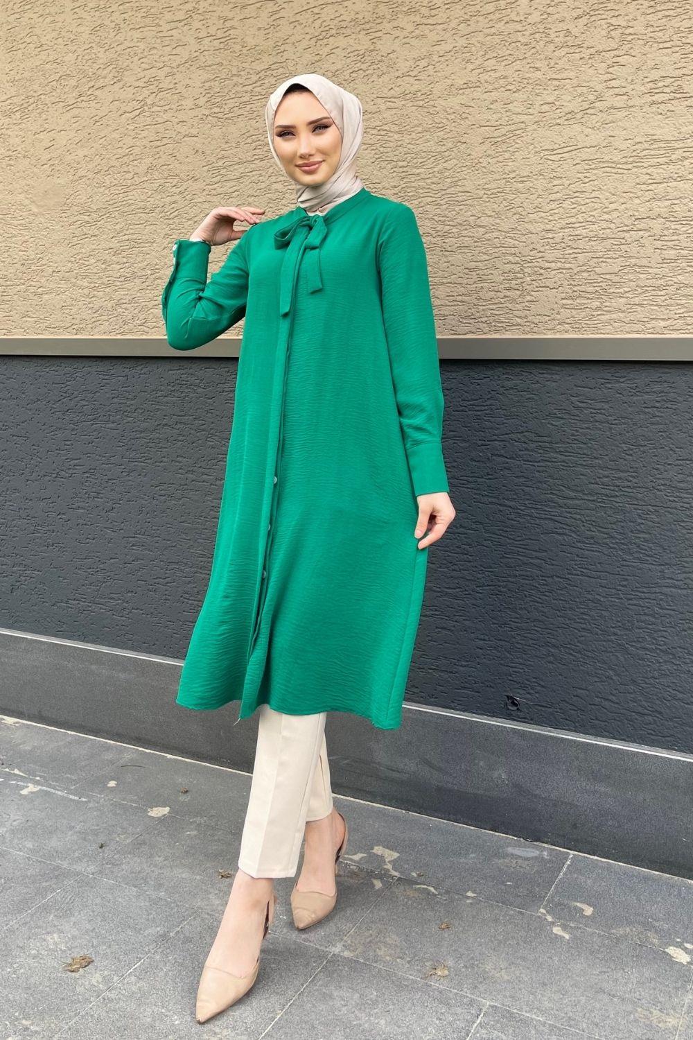 ربطة عنق سترة خضراء