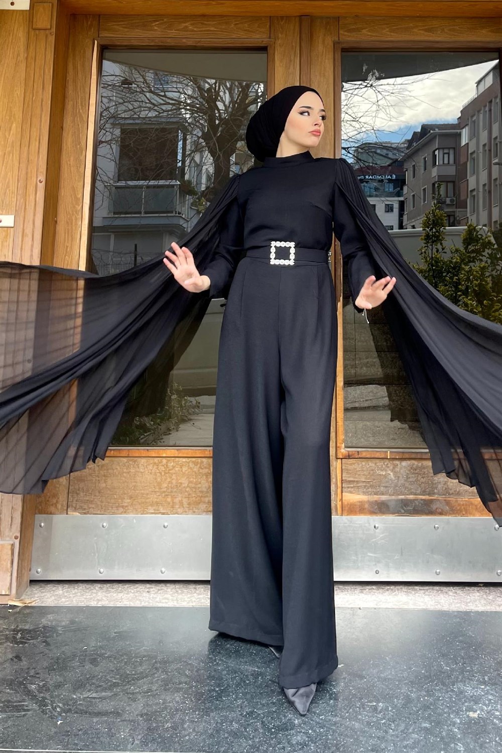 Şule Giyim | Tesettür Giyim | Tasarım Pelerinli Tulum Siyah