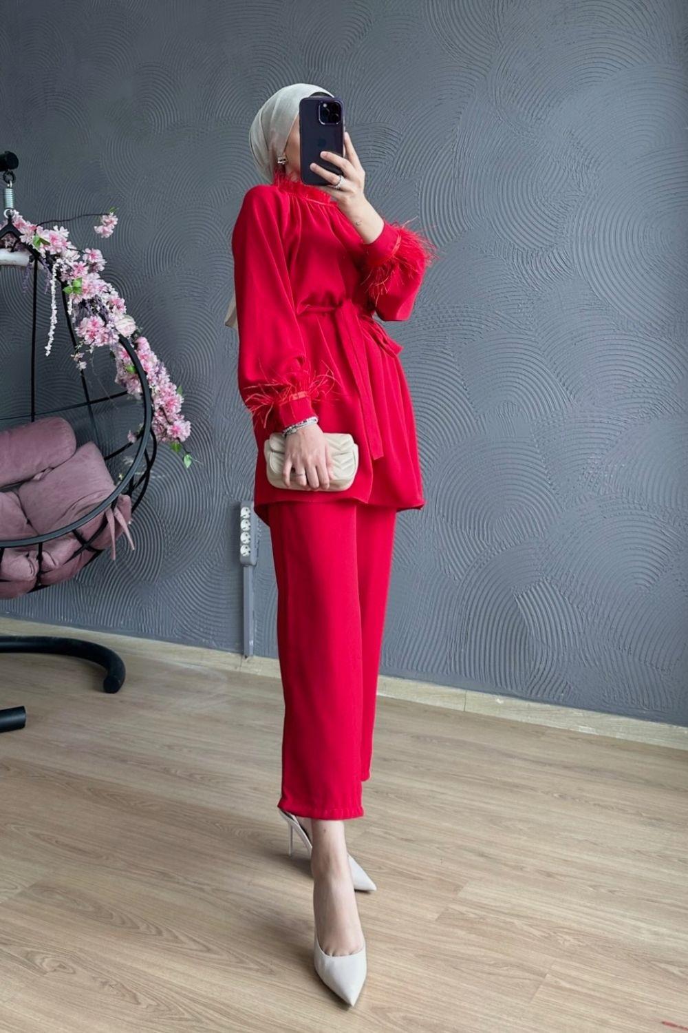 بدلة مارينا حمراء