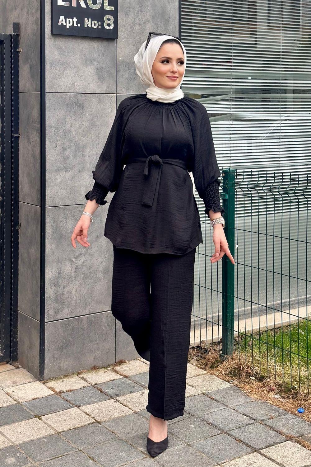 بدلة كتان بأكمام معقوفة باللون الأسود