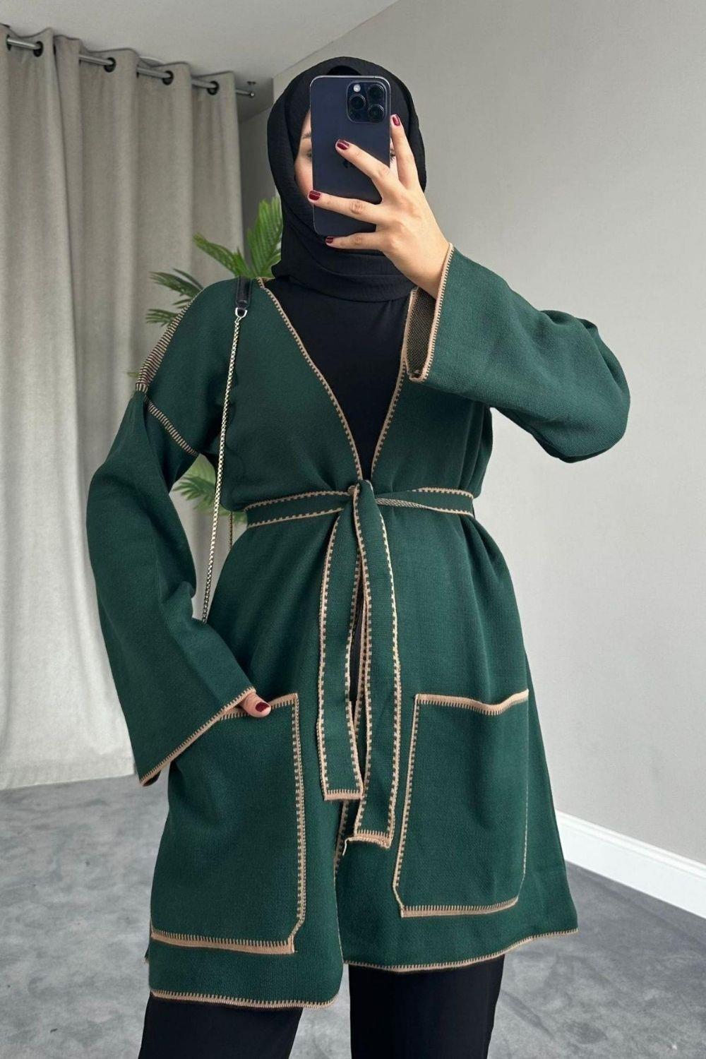 سترة بحزام الزمرد