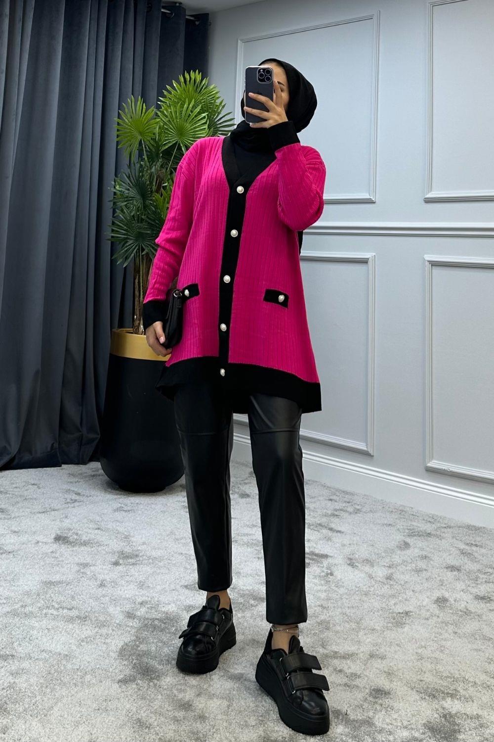 سترة تريكو بأزرار فوشيا