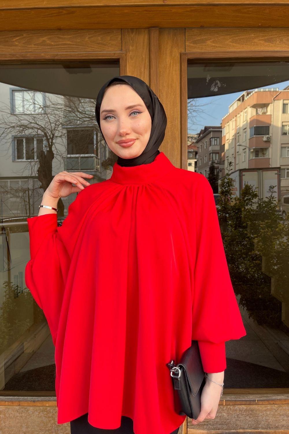 طوق الأكمام جمع بلوزة مفصلة باللون الأحمر