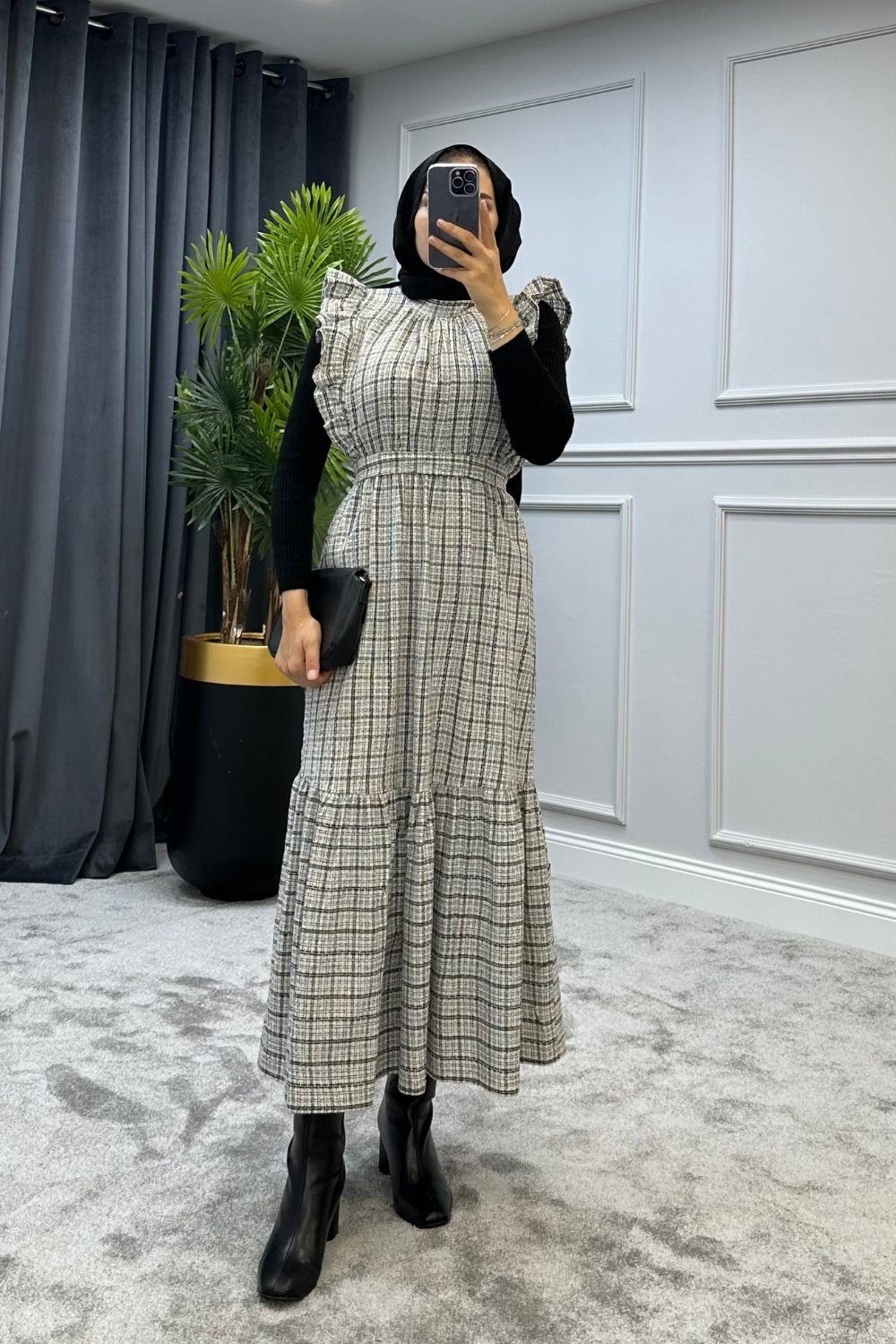 جيليه بأكمام مكشكشة إكرو