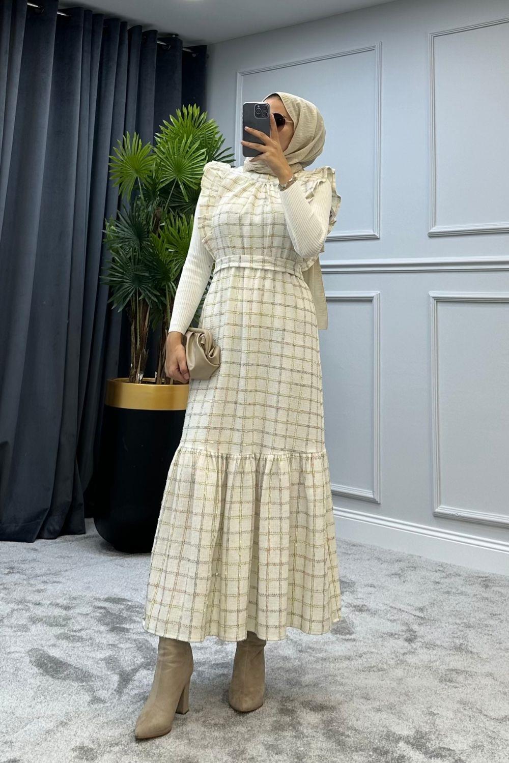 جيليه بأكمام مكشكشة باللون الأصفر