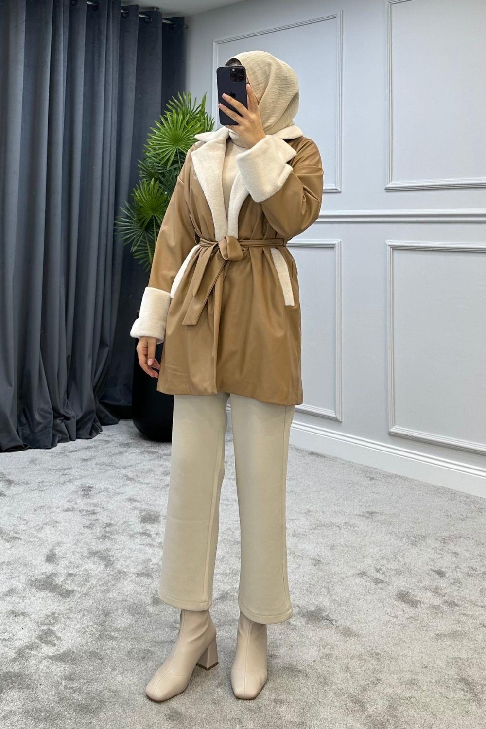 Yaka Ve Manşet Kürklü Kap Camel 5473 