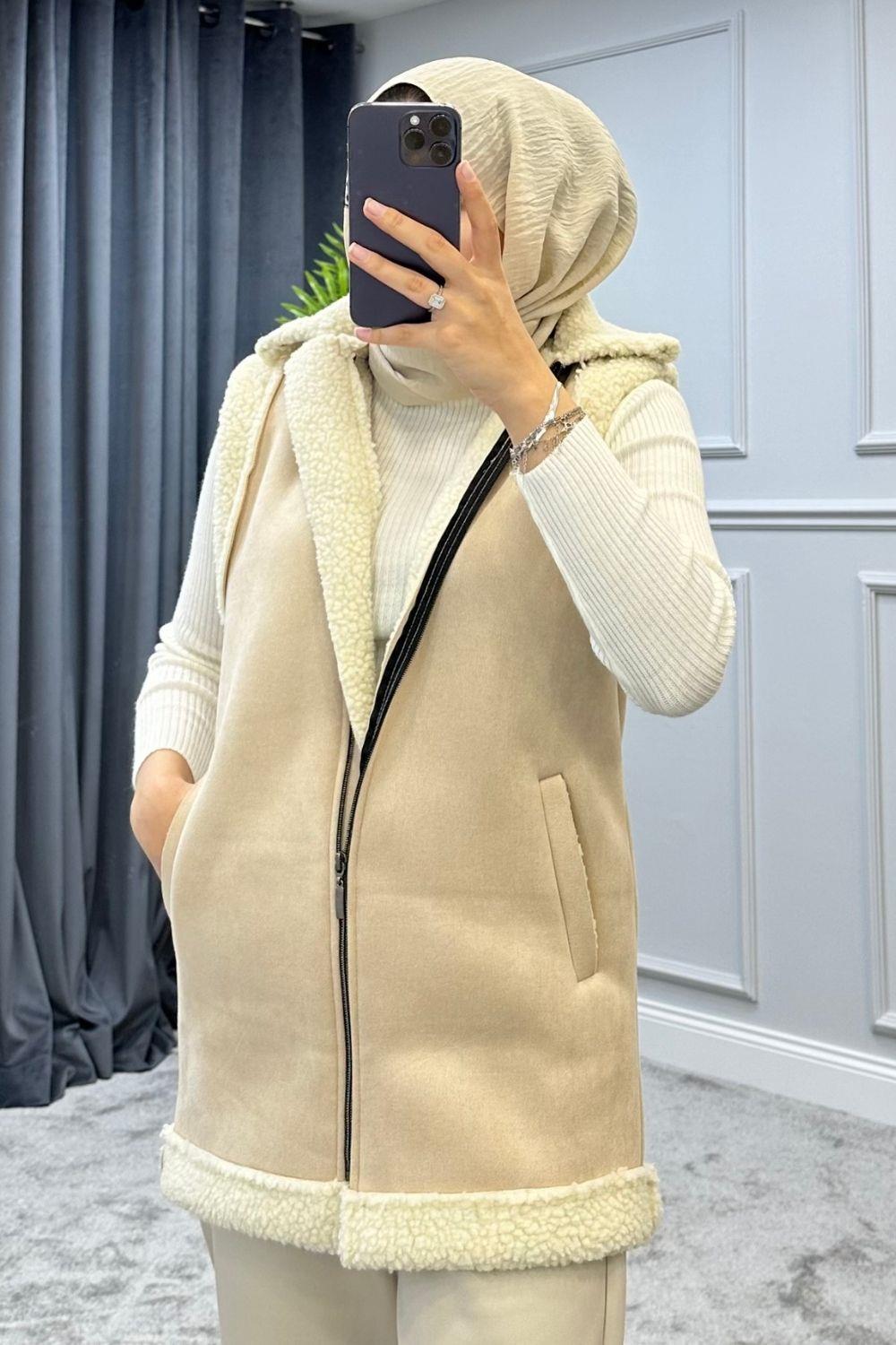 سترة راكب الدراجة النارية باللون البيج