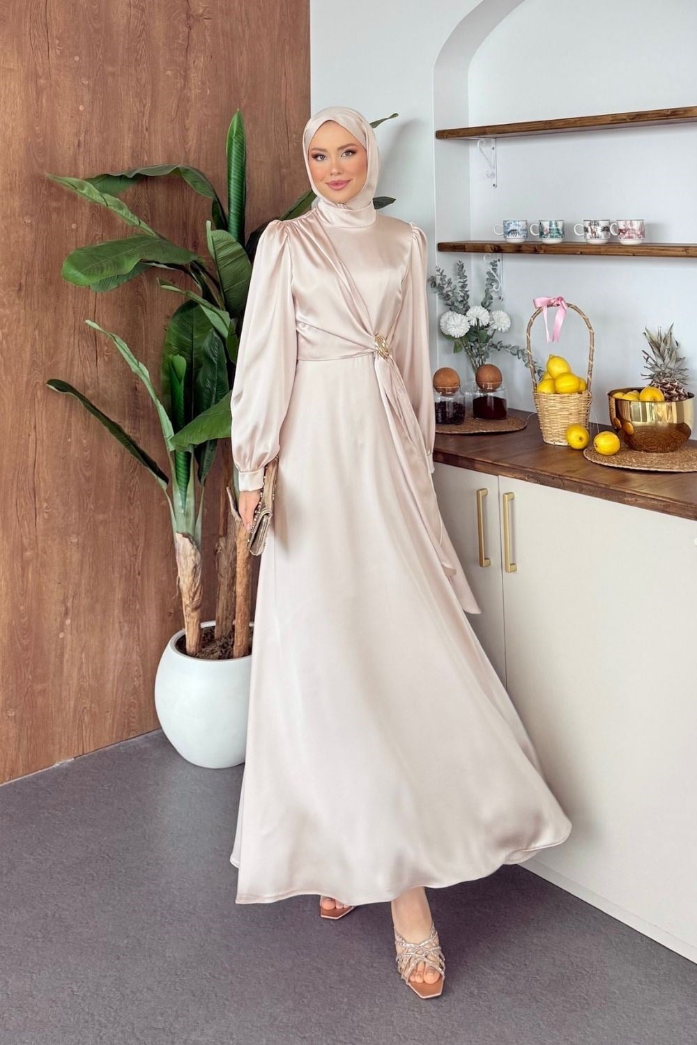 Yandan Tokalı Saten Elbise Bej 6298 