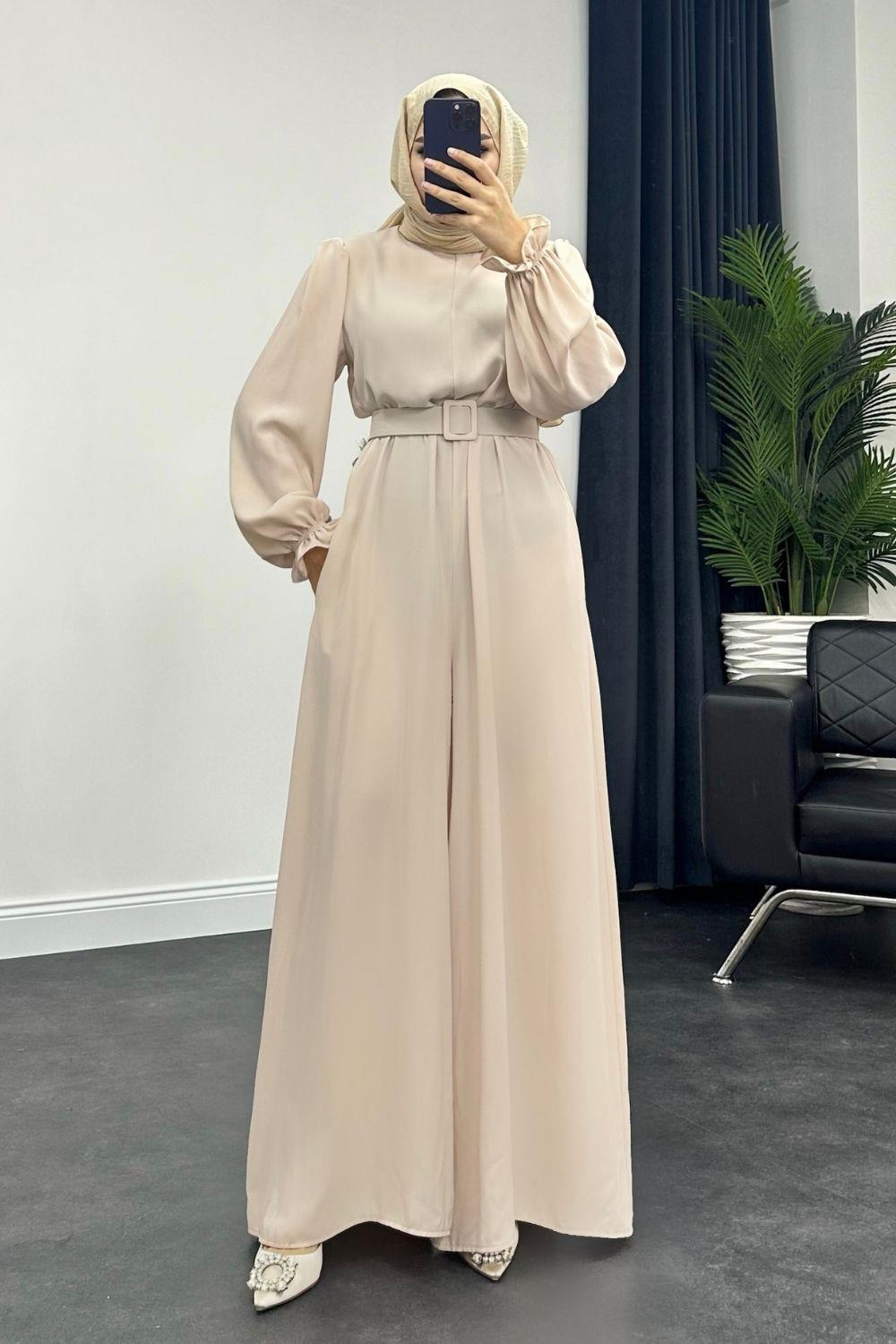 ياسمين بذلة بيج