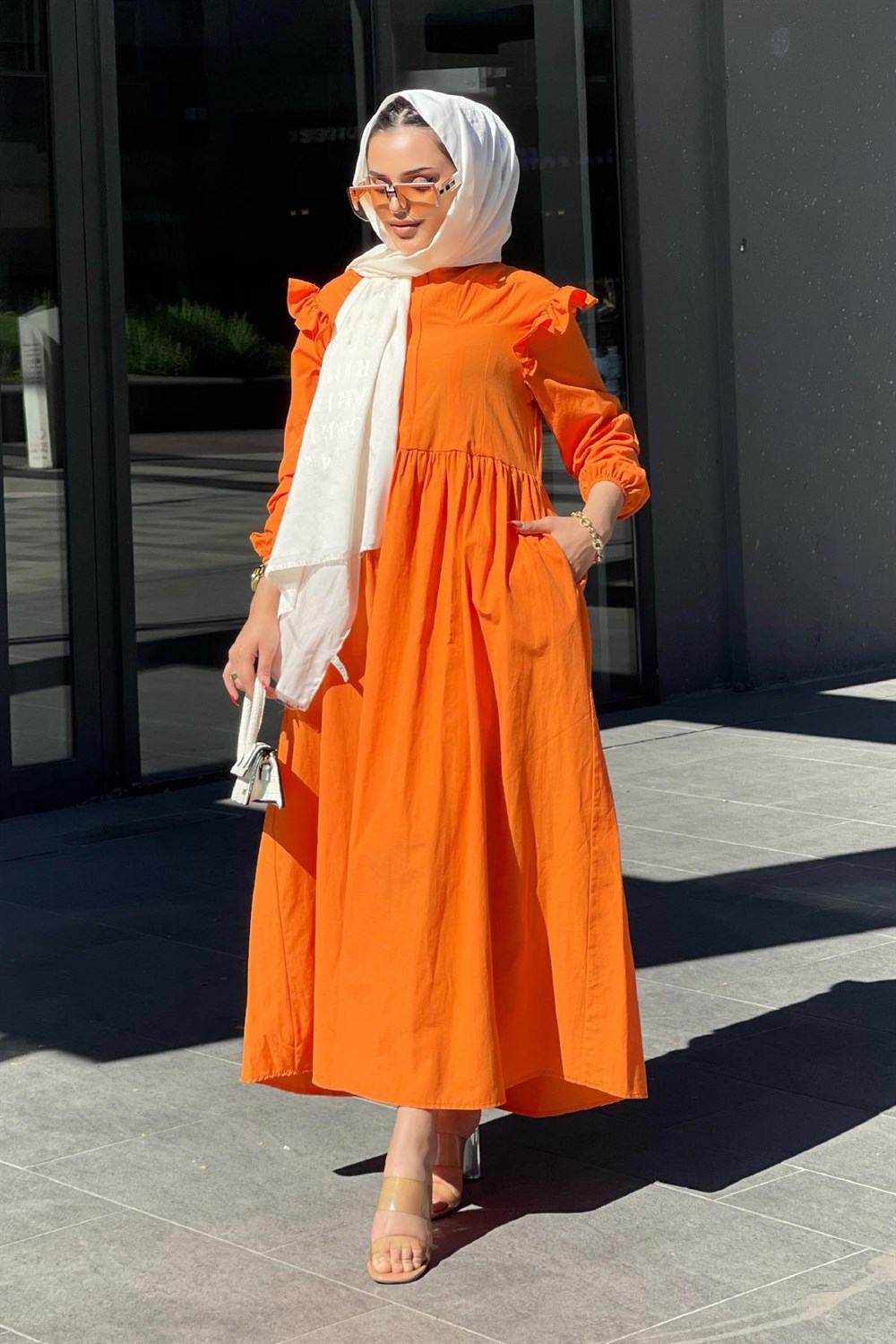 Şule Giyim | Tesettür Giyim | Önü Fermuarlı Kolları Fırfırlı Elbise Turuncu
