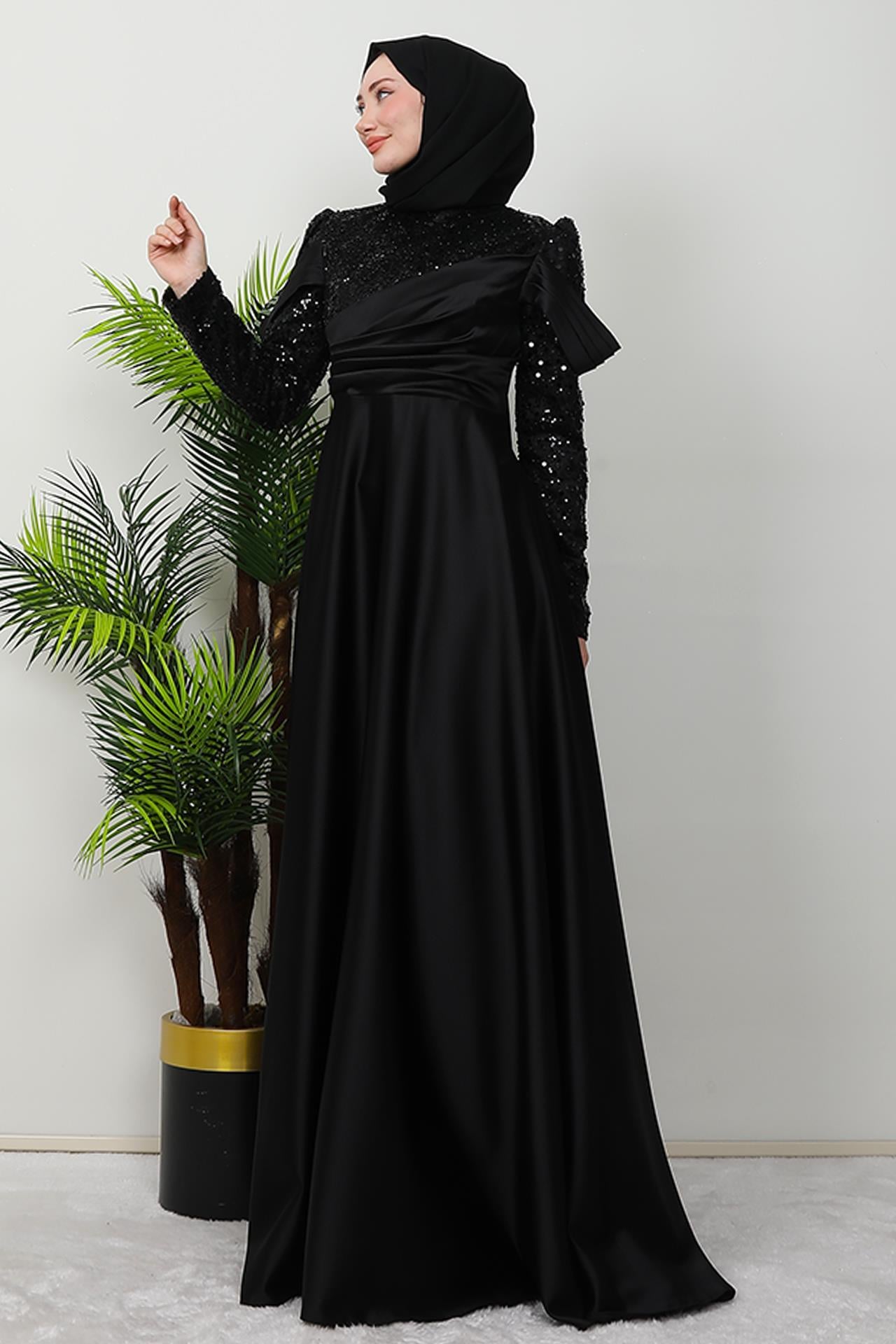 Kolu Drapeli Pullu Abiye Siyah