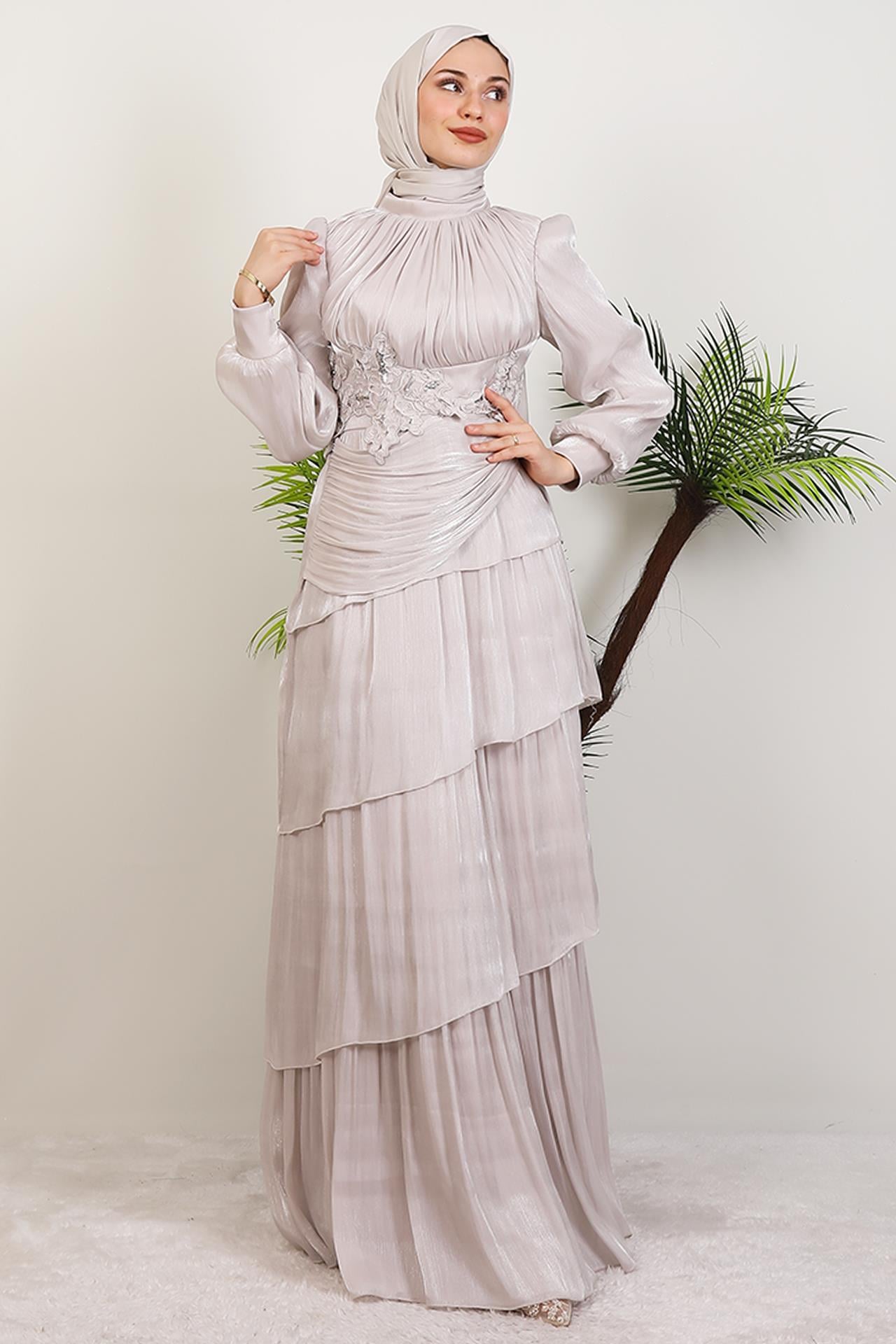 Menekşe Kat Kat Abiye Bej