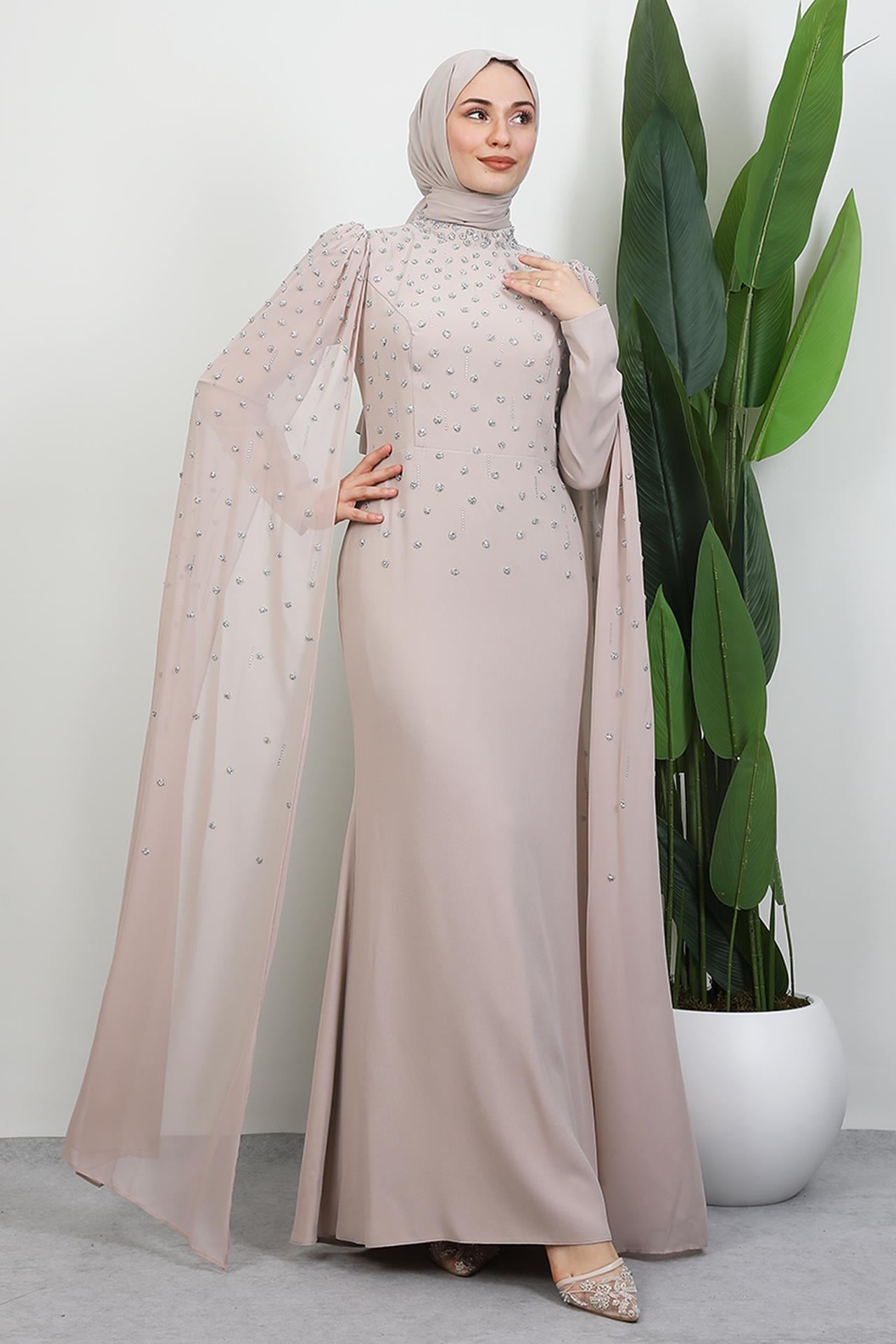 Perihan Taşlı Abiye Bej