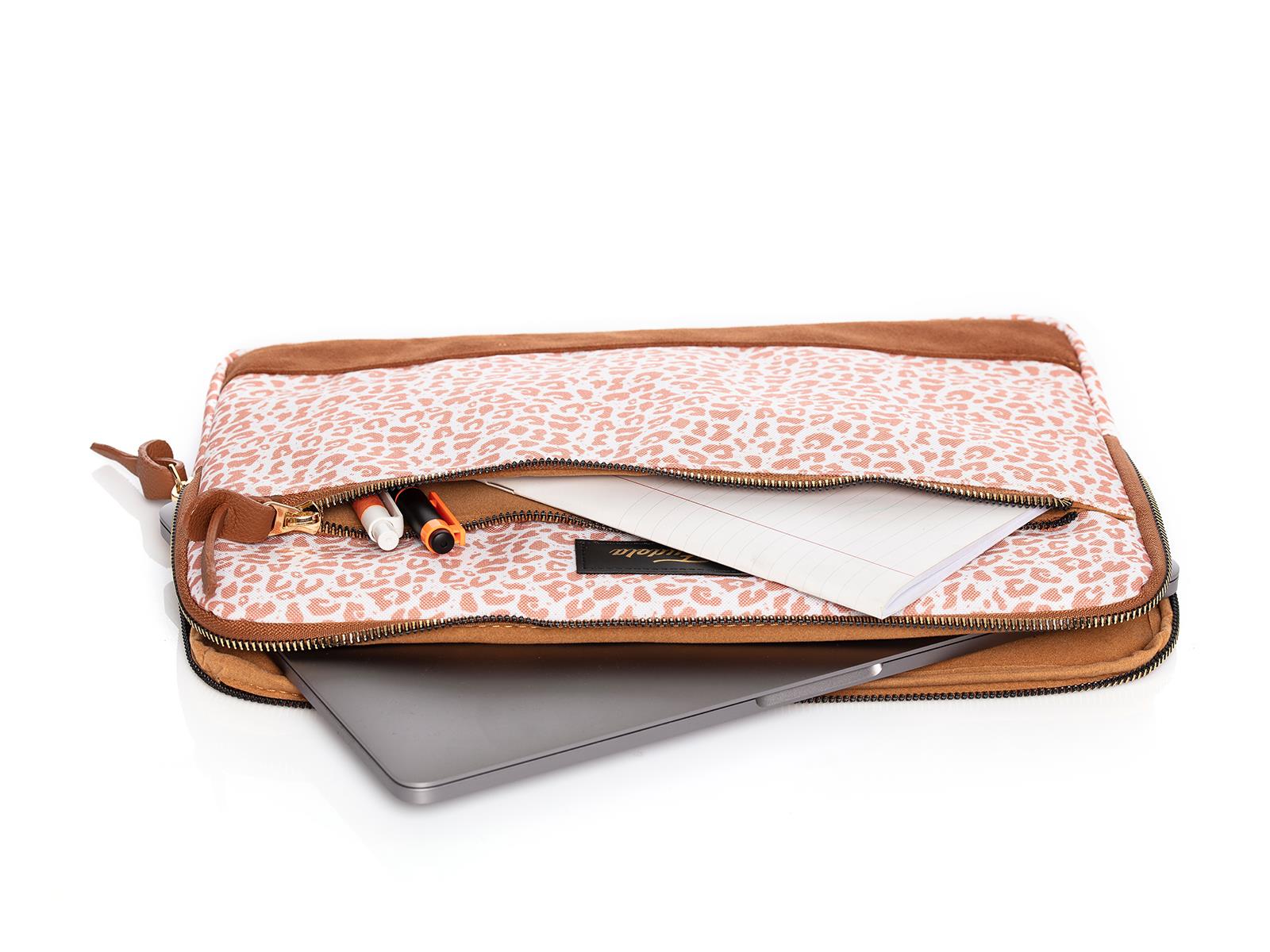 Fudela 15.6 İnç White Leopards Laptop Kılıfı