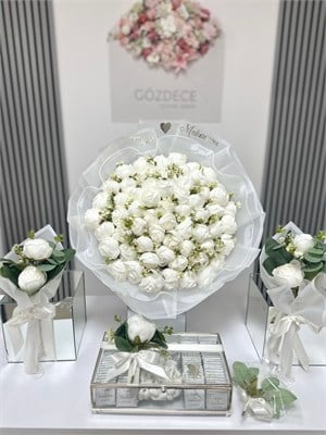 41'li Krem Şakayık Yapay Çiçek Seti | 80 Madlen + 2 Anne Çiçekli
