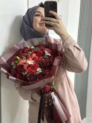 Ruby Liora Bordo Kırmızı Mezuniyet Buketi