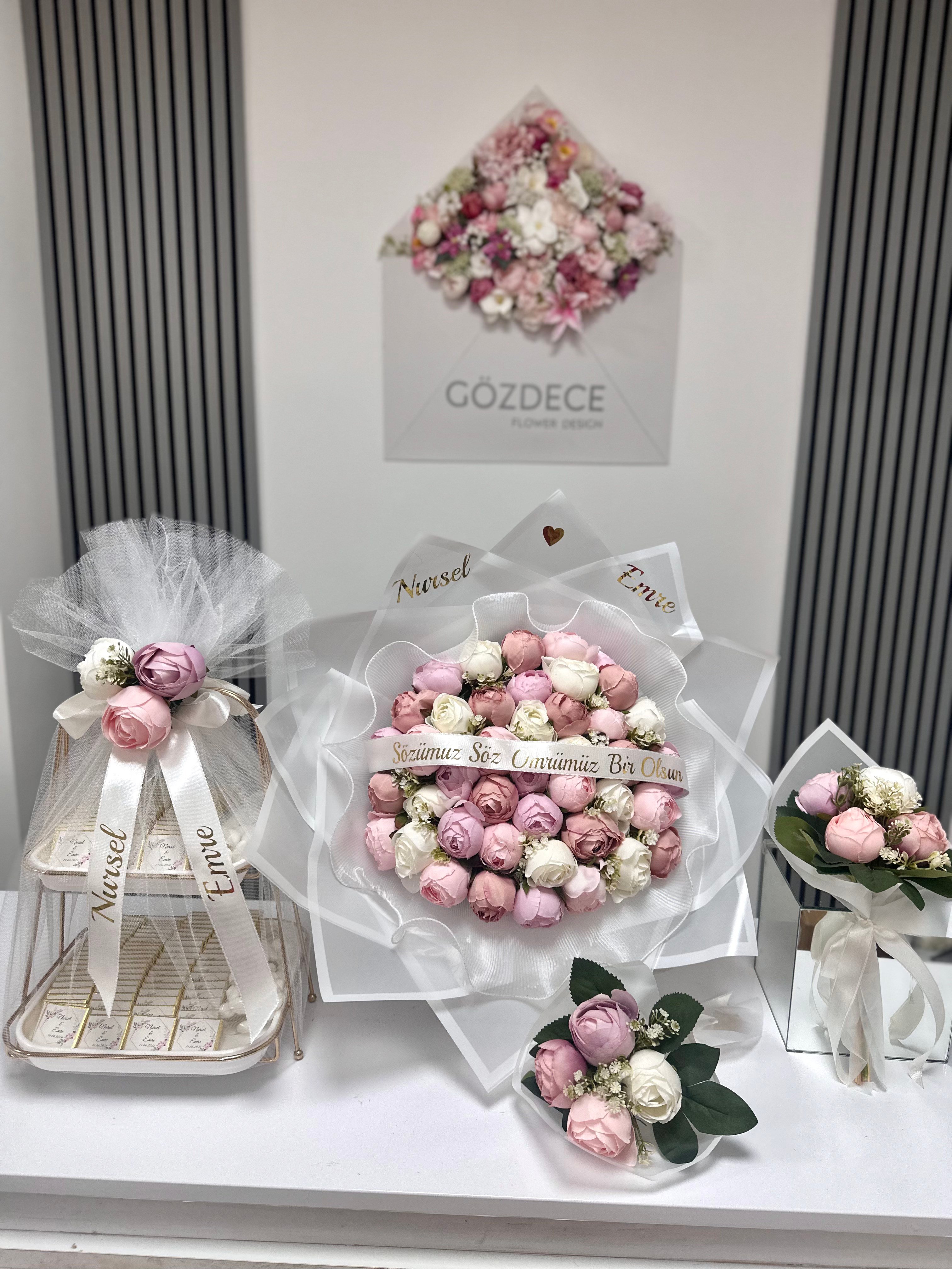 41'li Soft Pembe Krem Tonlu Şakayık Yapay Çiçek Seti | 80 Madlen + 2 Anne Çiçekli