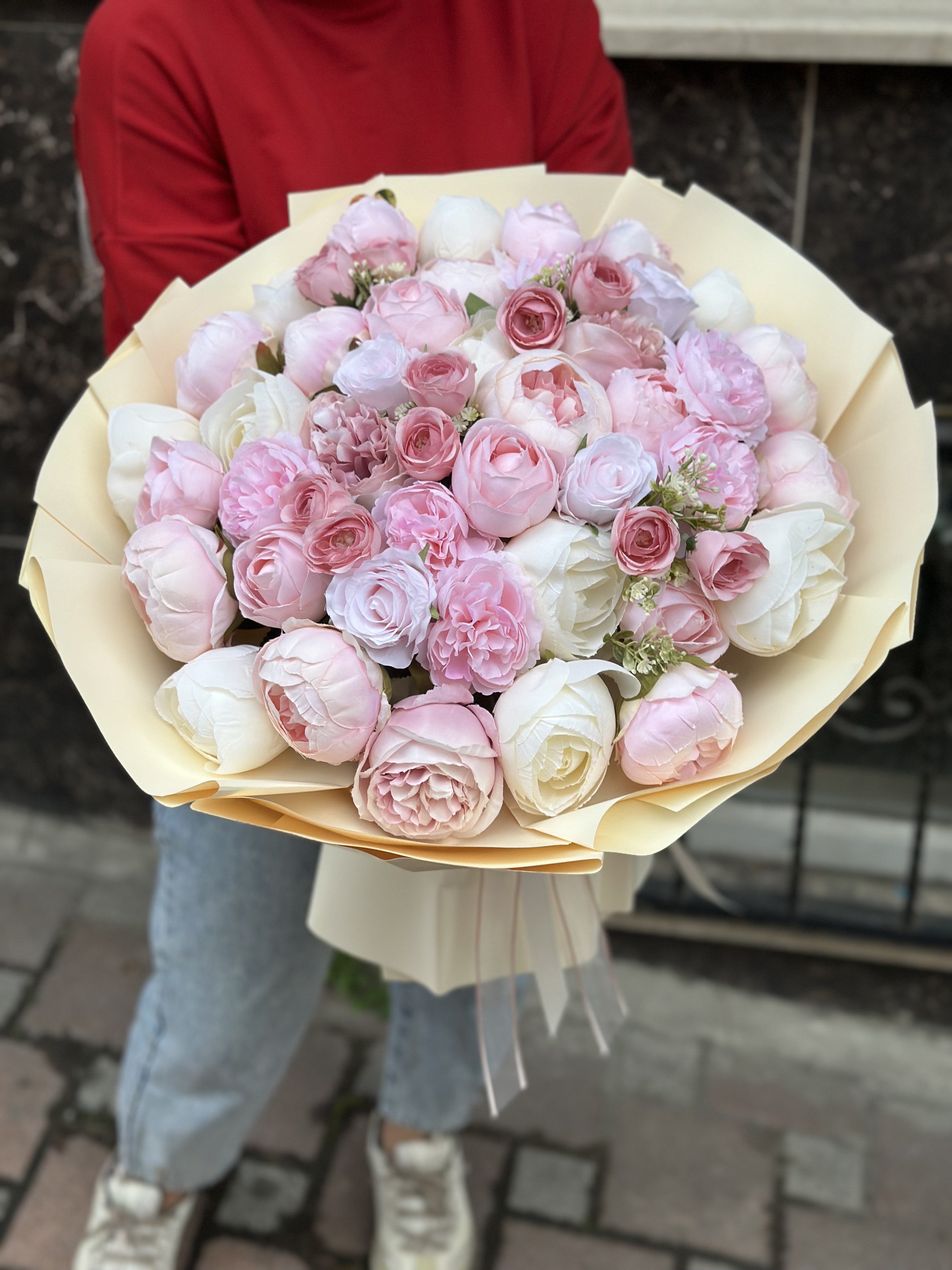 Blush Delight Gül ve Şakayık Yapay Çiçek İsteme Buketi