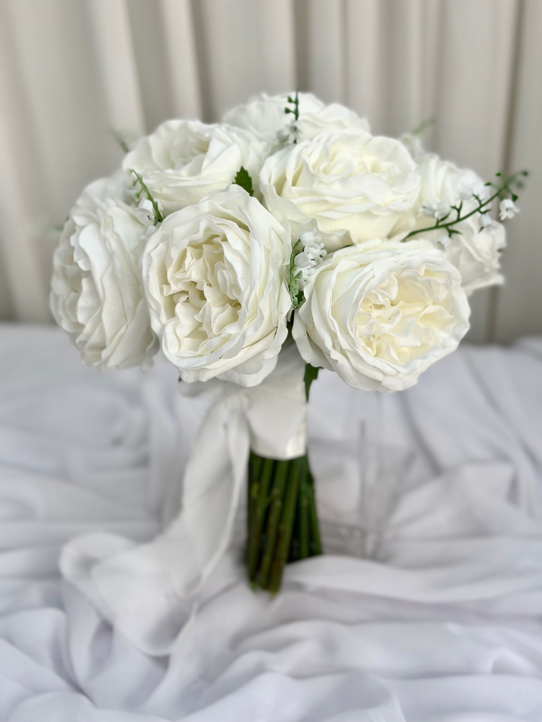 Muguet Peony Islak Şakayık Gelin Buketi | Müge Çiçeği Detaylı Beyaz Tasarım
