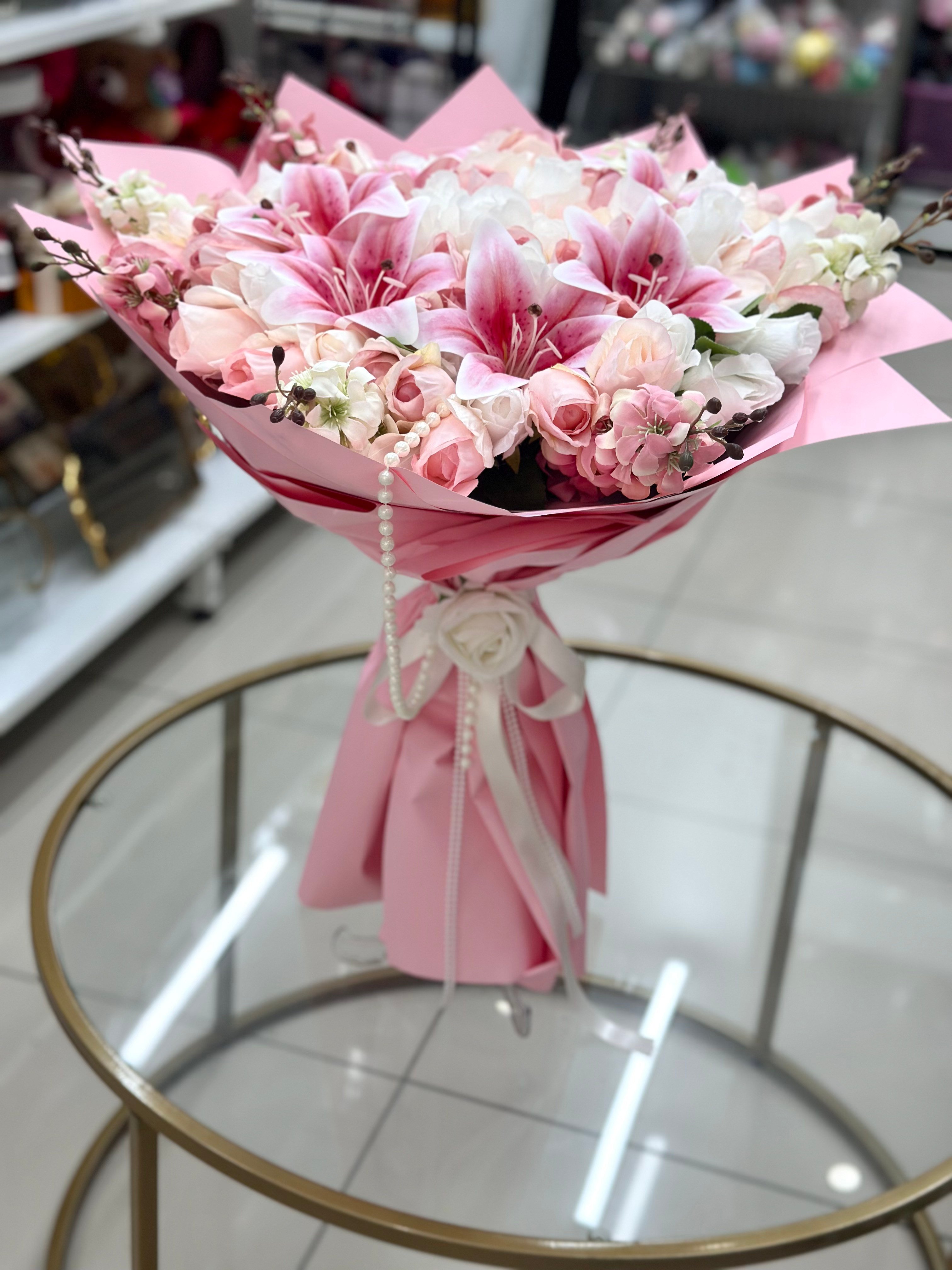 Pink Elegance Pembe Islak Lilyum ve Gül Yapay Çiçek Buketi