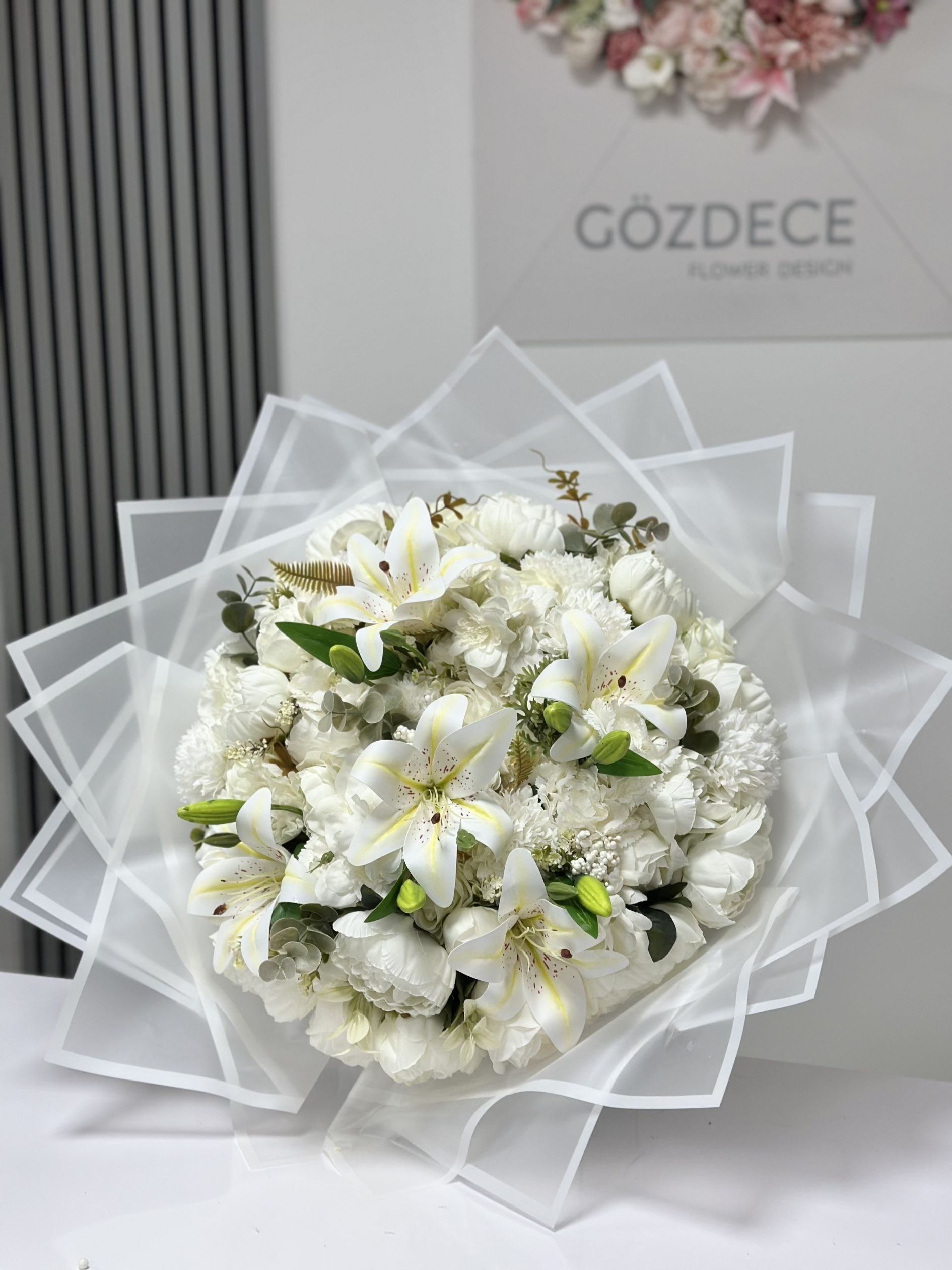 Pure Lily Elegance İsteme Buketi Zirve Boy – Lilyumlu Söz & Nişan Buketi
