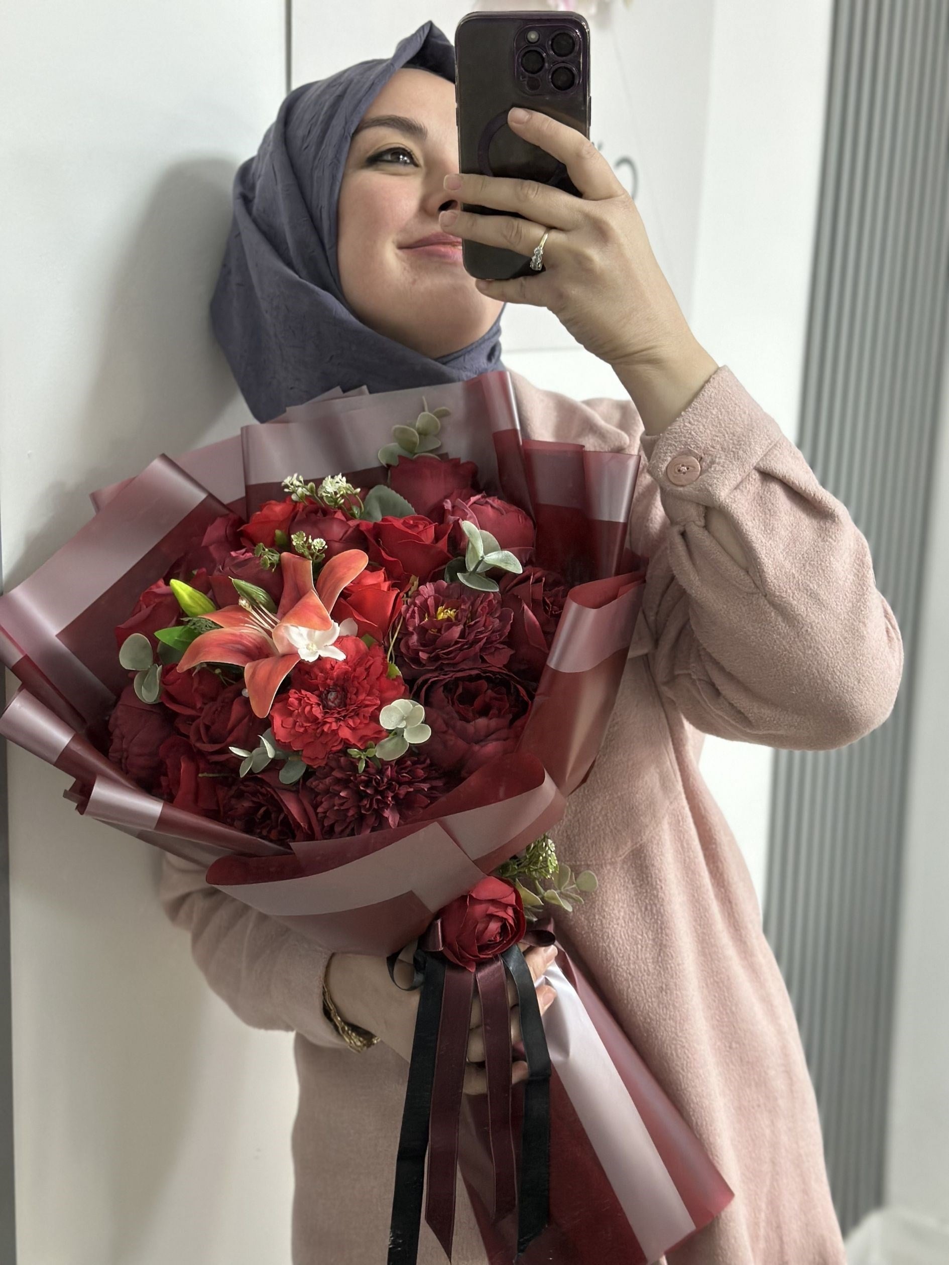 Ruby Liora Bordo Kırmızı Mezuniyet Buketi