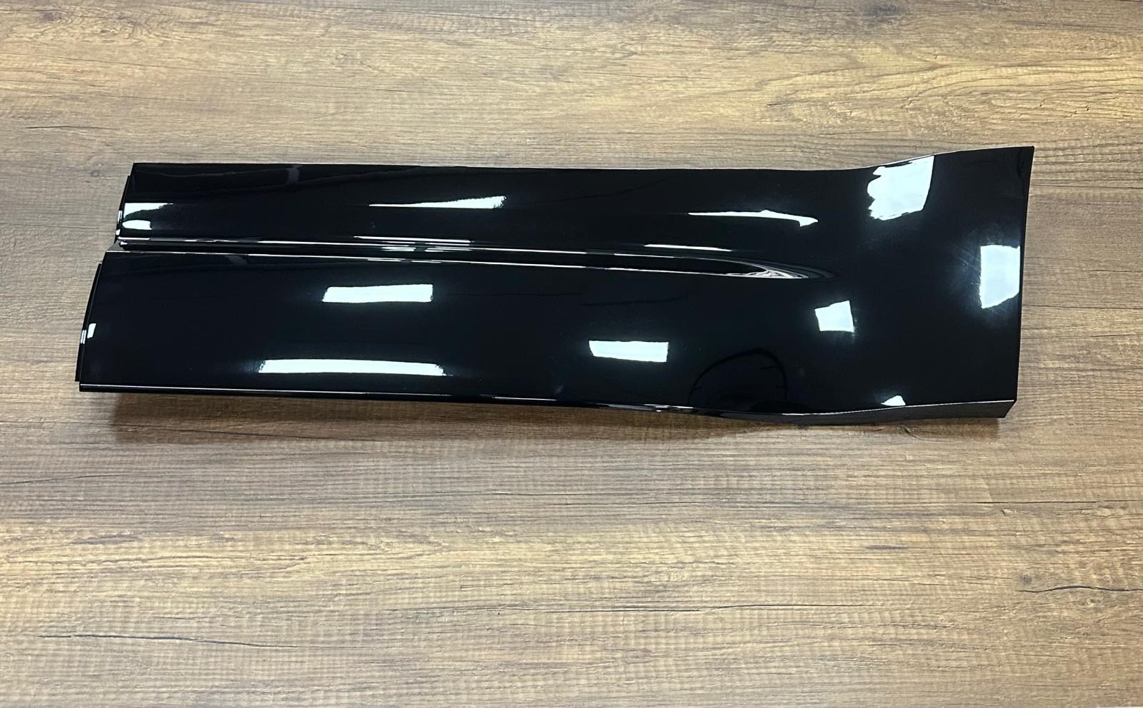 ARKA SOL KAPI ÜSTÜ PLASTİK KAPLAMA PİYANO BLACK NEW DEFENDER LR146214 - LR146720 - LR161134 - LR130528 - LR130529