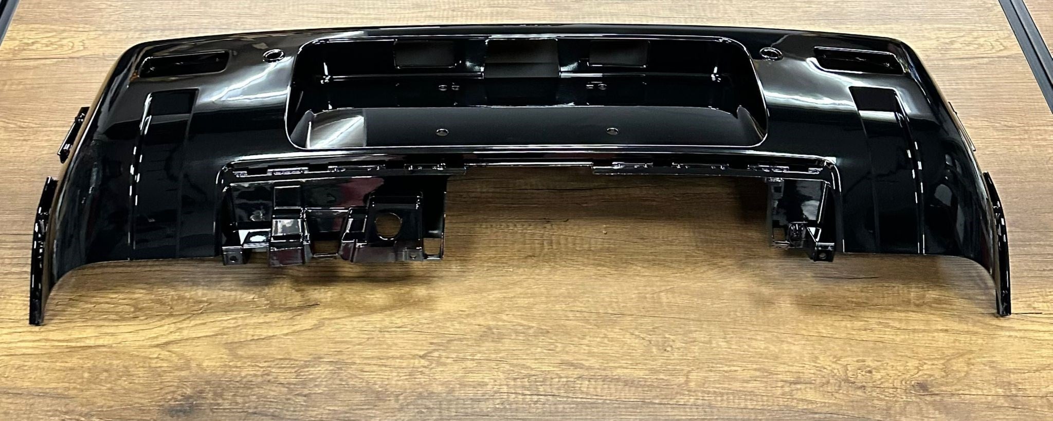 ARKA TAMPON PİYANO BLACK NEW DEFENDER LR137786