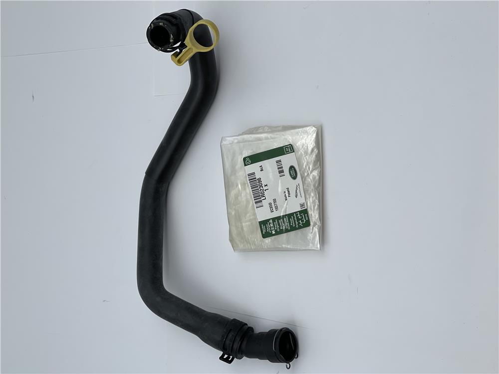 LR023096 KALORİFER HORTUMU 4.4 TDV8