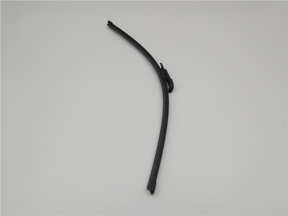 LR070691 SİLGİ SÜPÜRGESİ ARKA 5.KAPI 2013 RANGE ROVER VOGUE