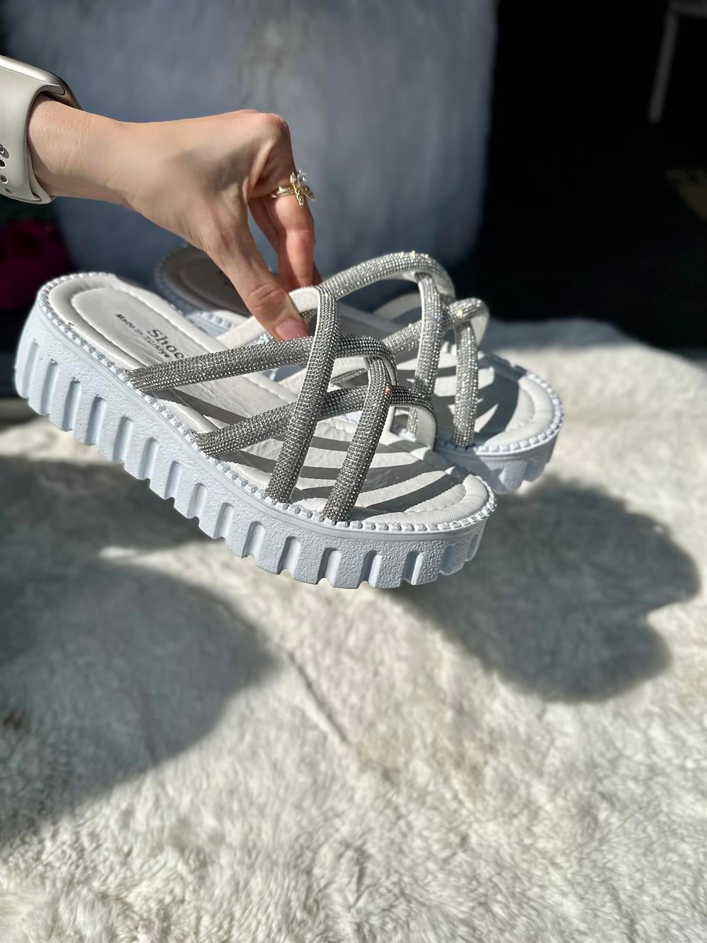 Diamond Taş Aksesuarlı Terlik