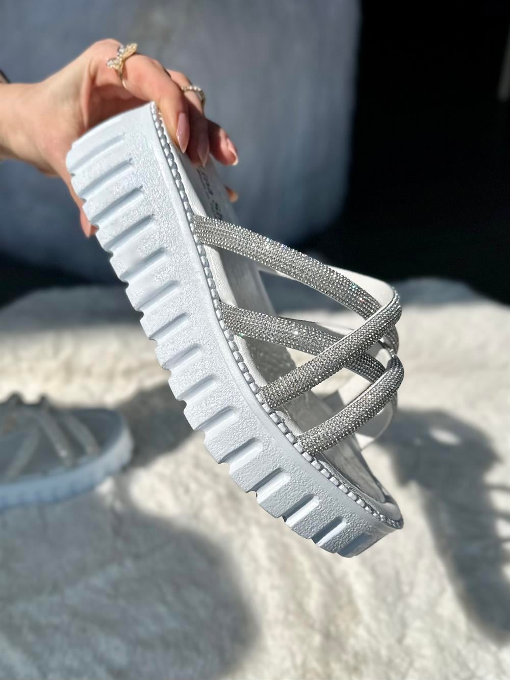 Diamond Taş Aksesuarlı Terlik