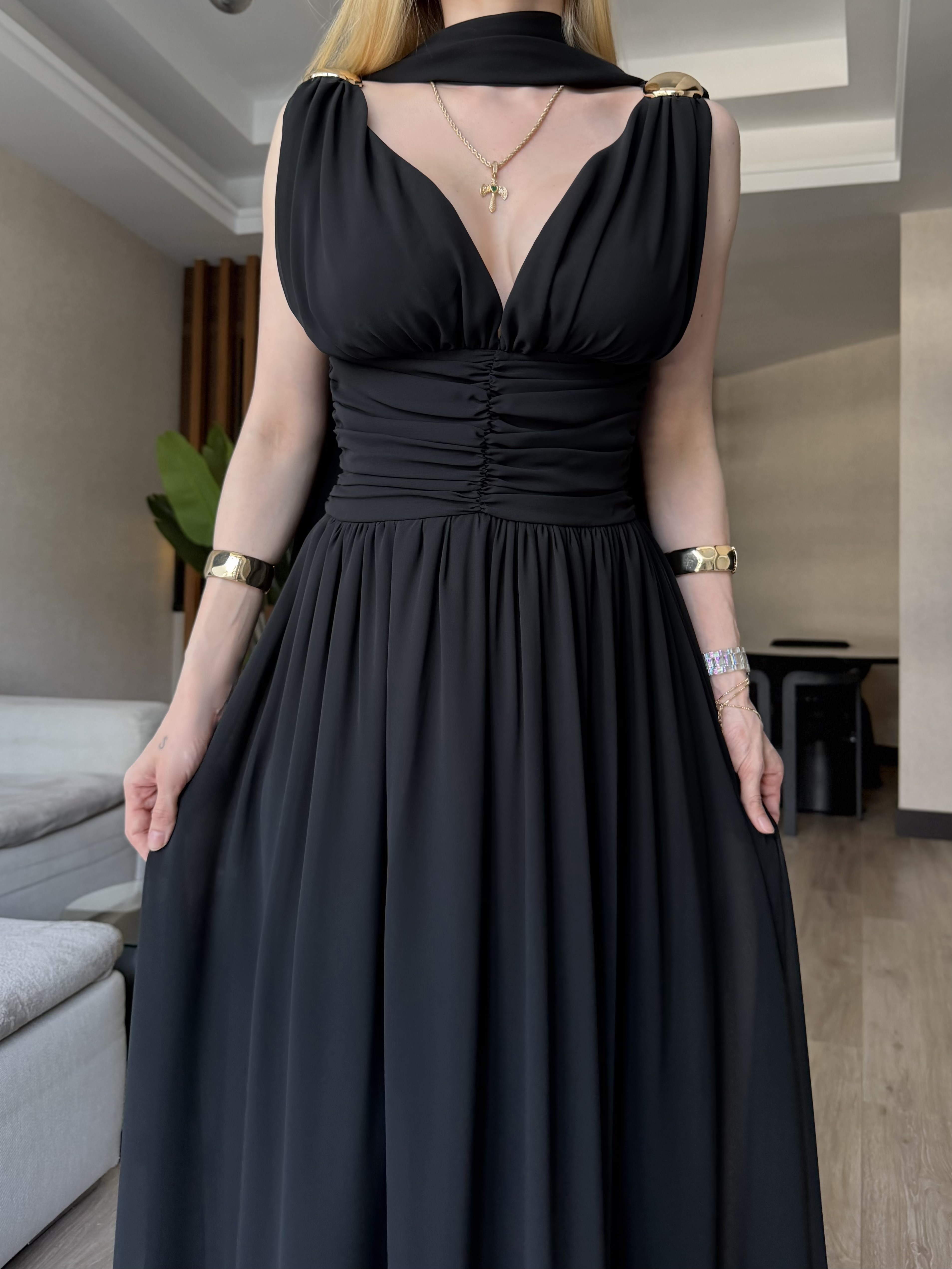 Divine Touch Premium Gold Detaylı Elbise