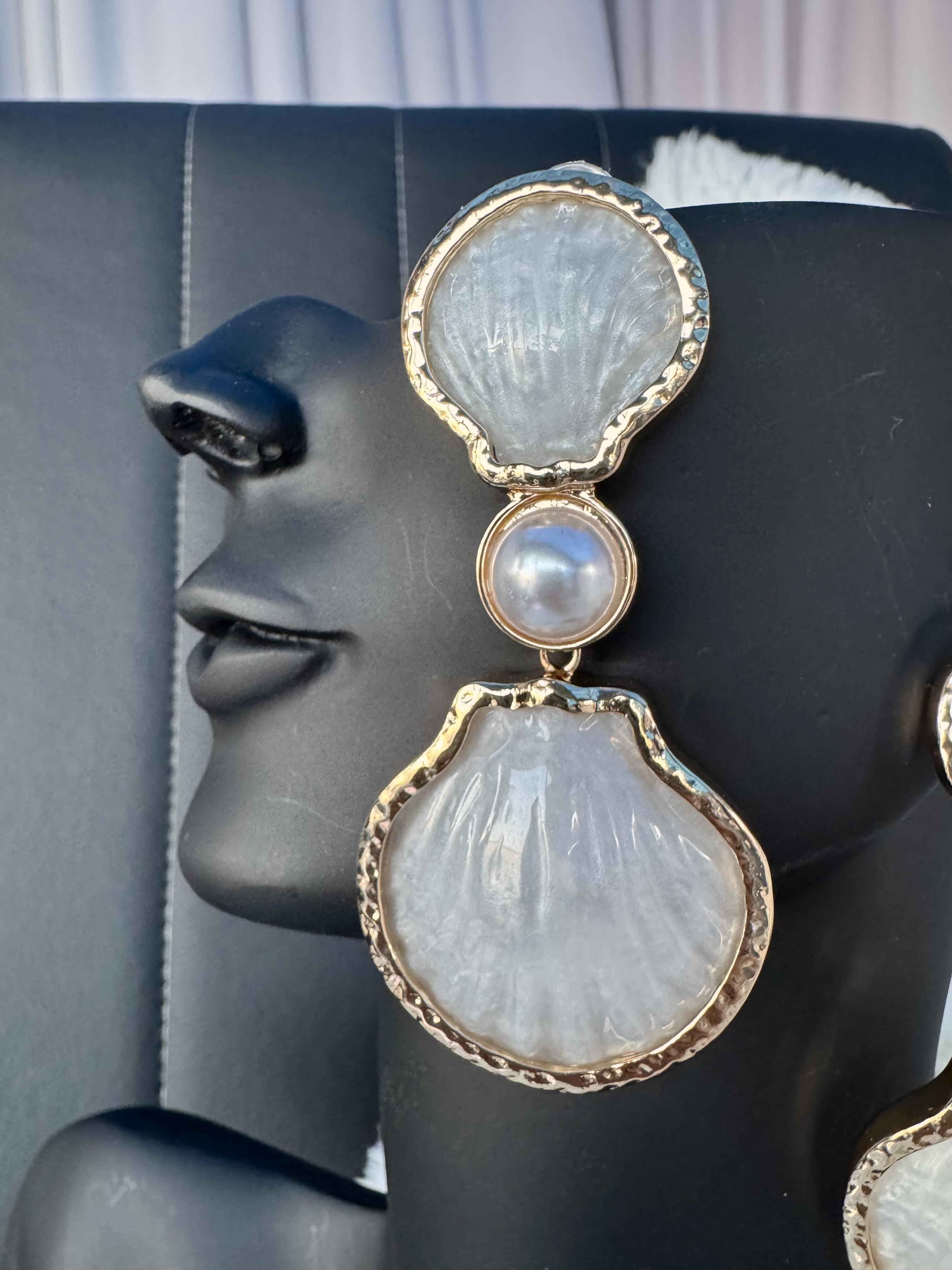 İncili Deniz Kabuklu Nerissas Whisper Küpe