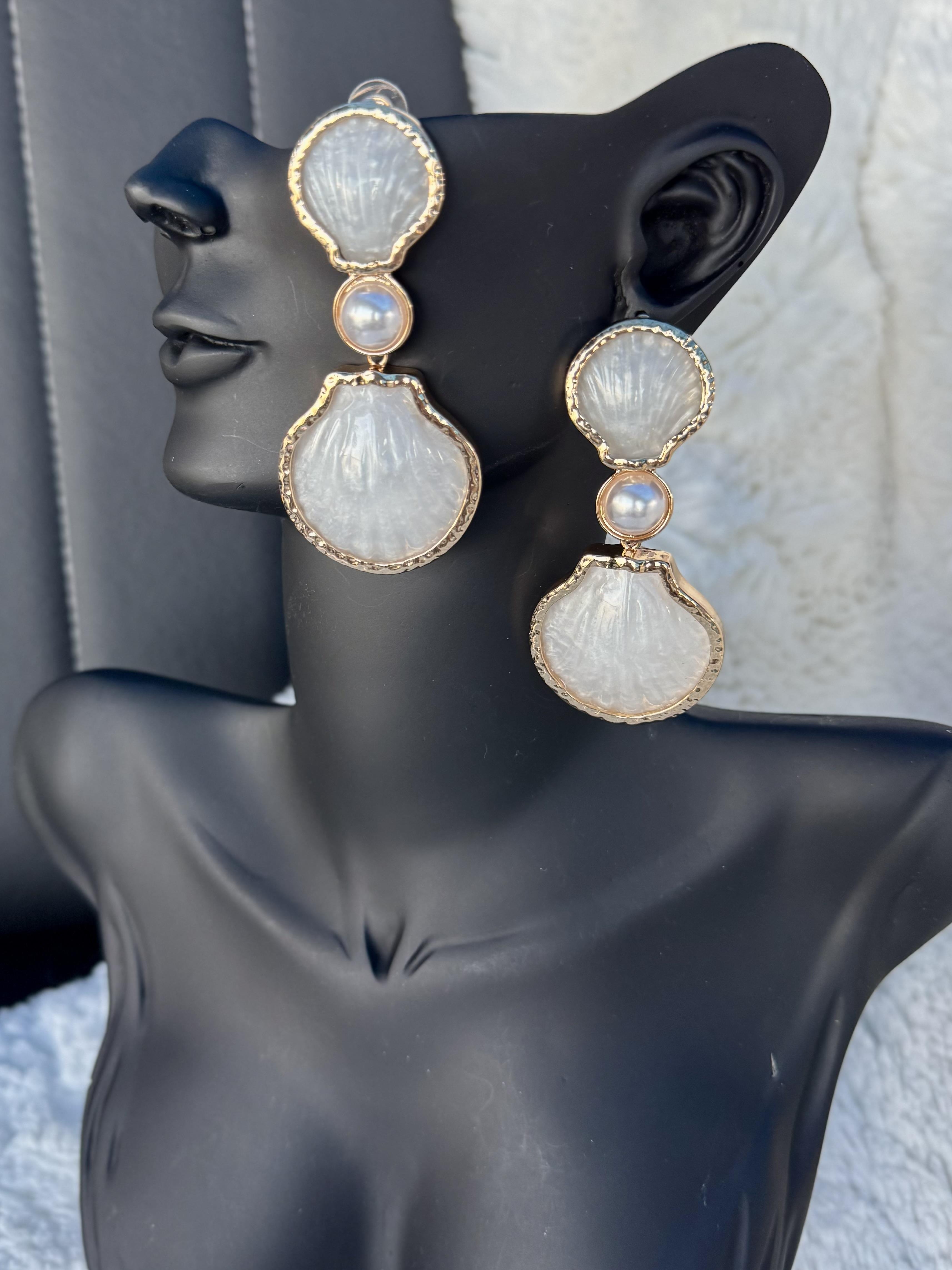 İncili Deniz Kabuklu Nerissas Whisper Küpe