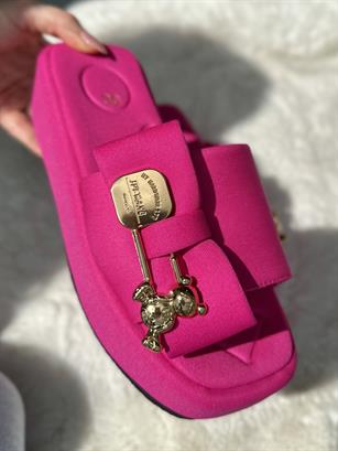 Aksesuar Detaylı Teddy Terlik