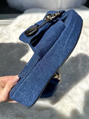 Aksesuar Detaylı Teddy Terlik