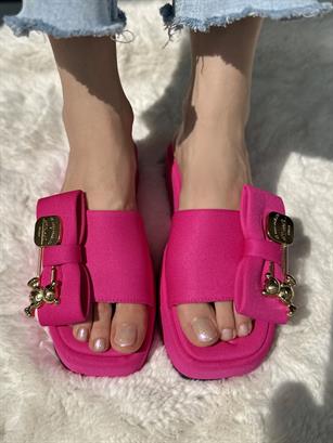 Aksesuar Detaylı Teddy Terlik