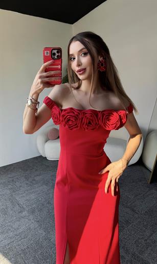 Atlas Kumaş Madonna Yaka Gül Broşlu Elbise 