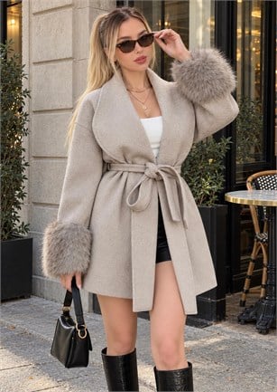 Luxe Touch Kürk Detaylı Kuşaklı Kaşe Kaban