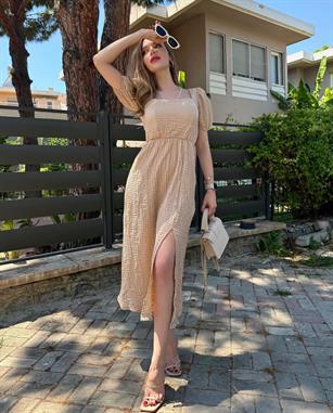 Sırt Bağlama Detaylı Önü Yırtmaçlı Gofre Kumaş Elbise