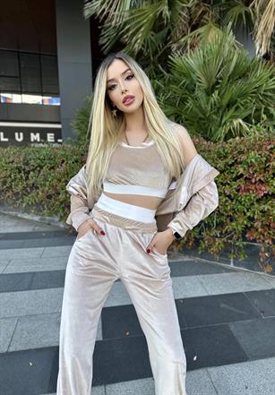 Yumuşacık Dokuda Kadife Kumaş Lastikli Düğmeli Kapüşonlu 3Lü Babe Takım