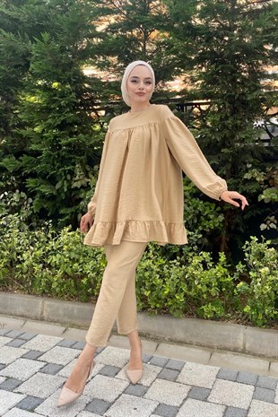 Altı Fırfırlı Pantolonlu Takım Sütlükahve