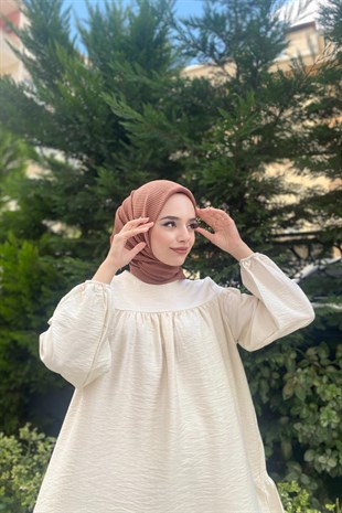 Altı Fırfırlı Pantolonlu Takım Taş