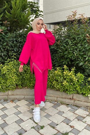 Altı Püsküllü Triko Takım Pembe