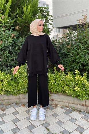 Altı Püsküllü Triko Takım Siyah