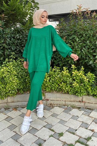 Altı Püsküllü Triko Takım Yeşil