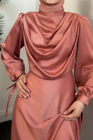 Amedea Üstü Drape Saten Abiye Pudra