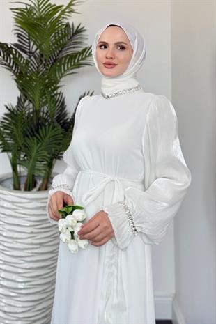 Anna Boynu ve Kolu Baget Taş İşlemeli Abiye Beyaz