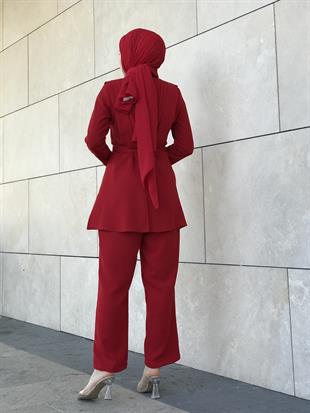 Arkası Pelerinli Tulum Kırmızı